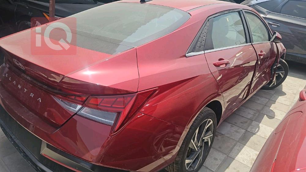 هیوندای ئەلەنترا
